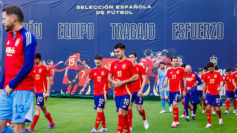 队的前两场, 权利